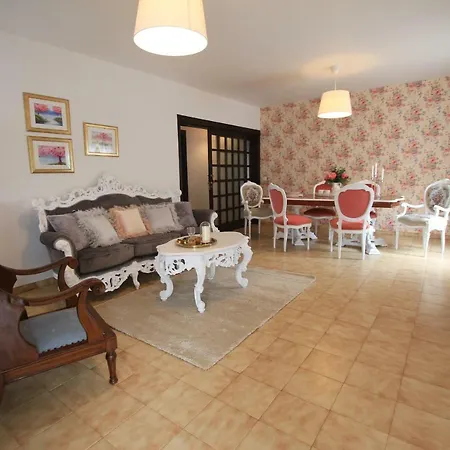Nena Apartment *